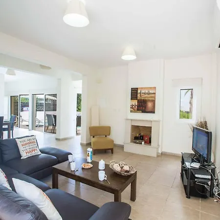 Villa Delfini 4 *